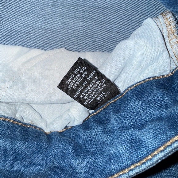 Rue21 Classic Denim Skinny Jeans - Picture 2 of 3